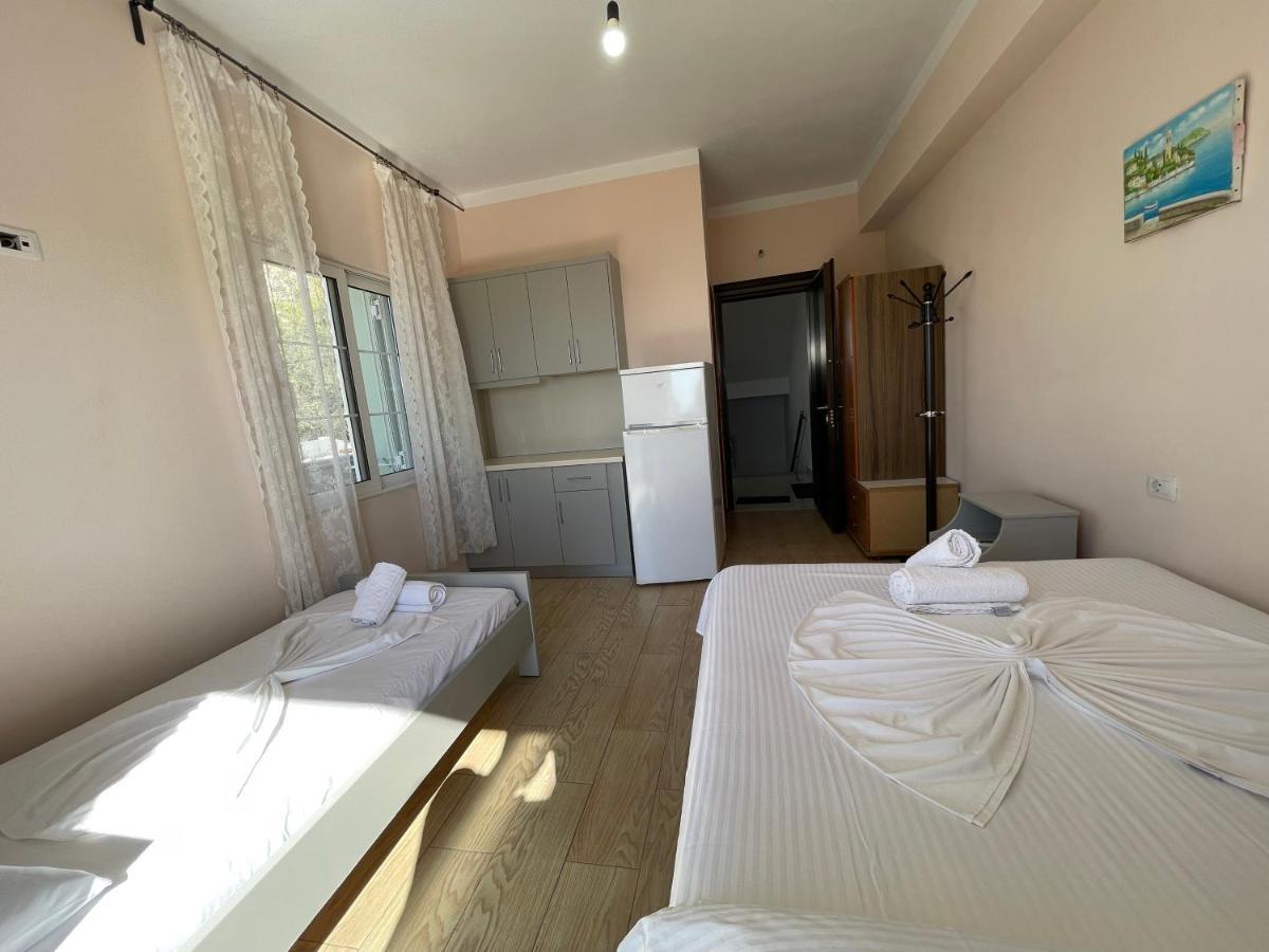 Villa Xhevdet Sarandë エクステリア 写真