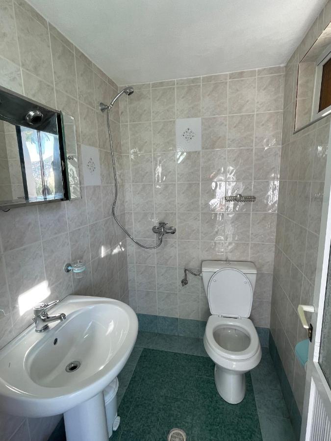 Villa Xhevdet Sarandë エクステリア 写真