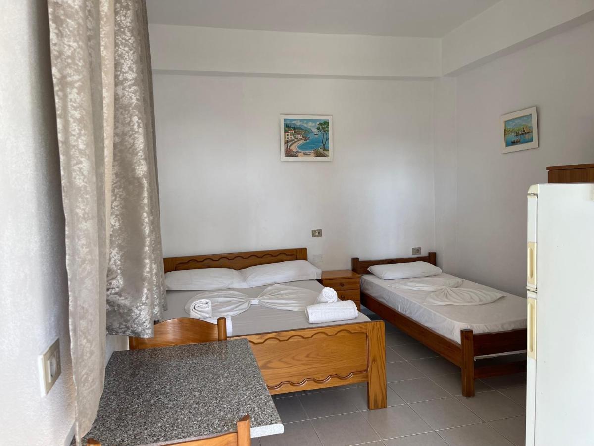 Villa Xhevdet Sarandë エクステリア 写真