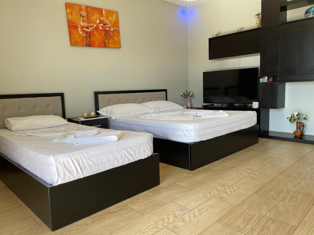 Villa Xhevdet Sarandë エクステリア 写真