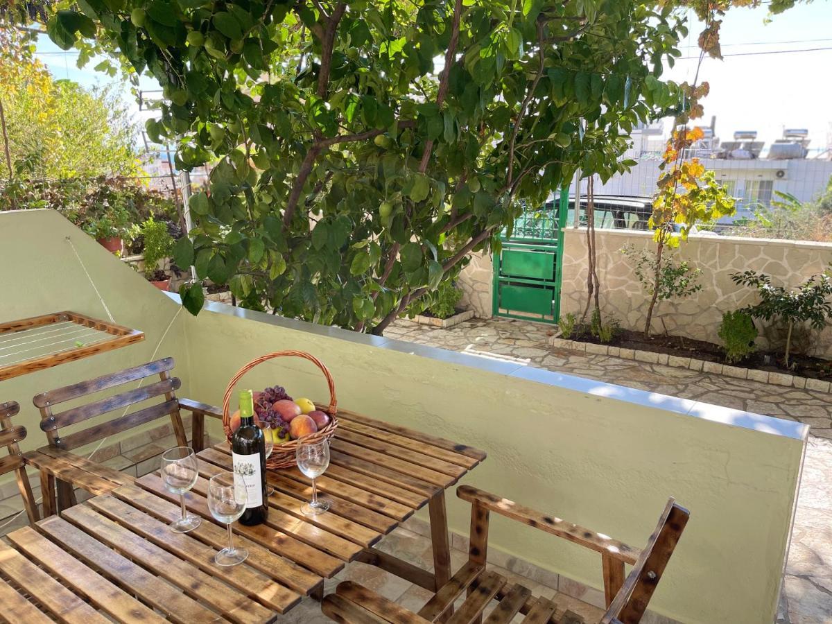 Villa Xhevdet Sarandë エクステリア 写真