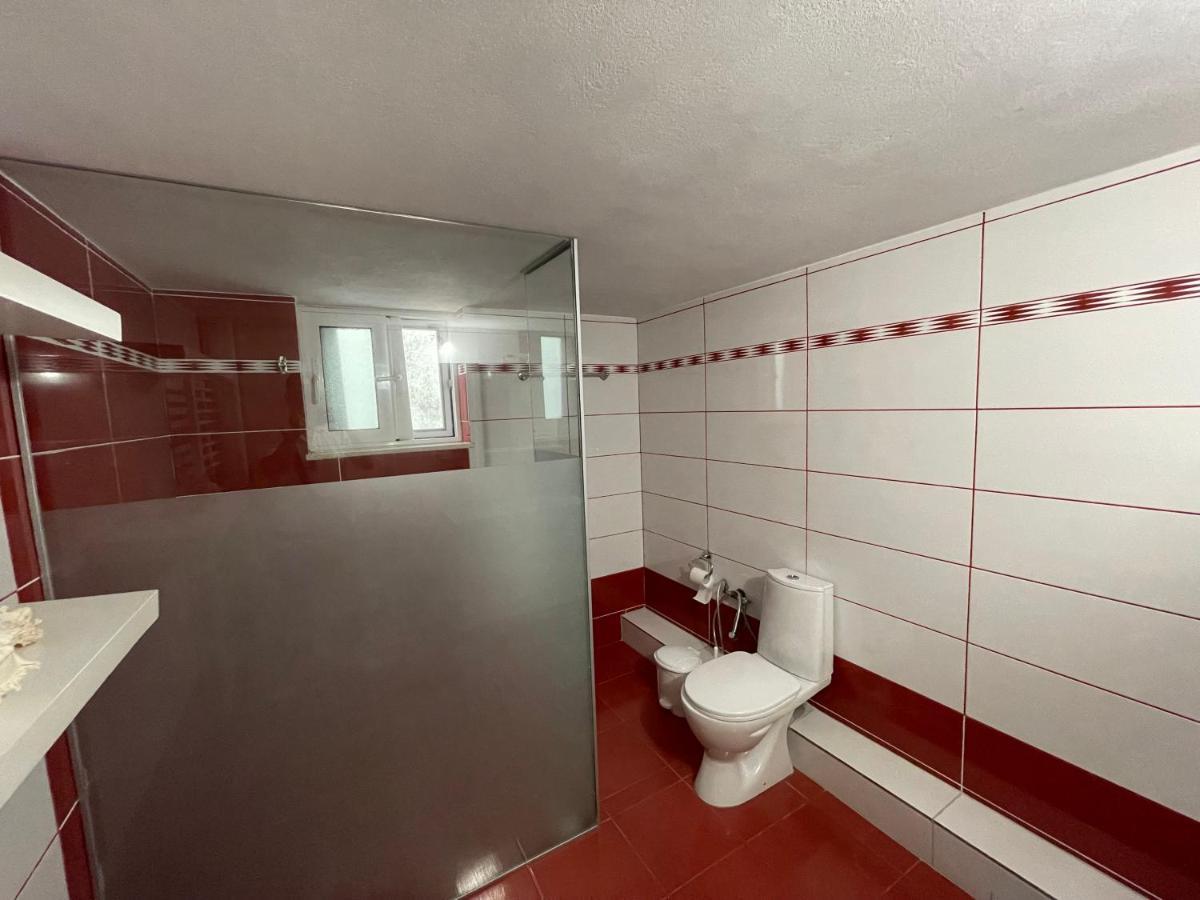 Villa Xhevdet Sarandë エクステリア 写真