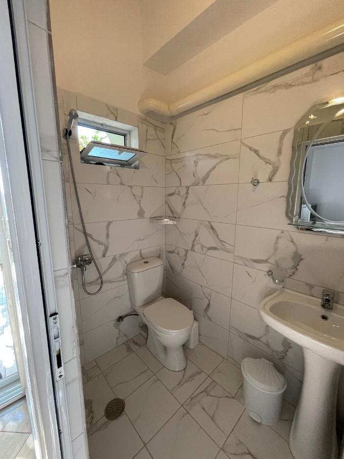 Villa Xhevdet Sarandë エクステリア 写真