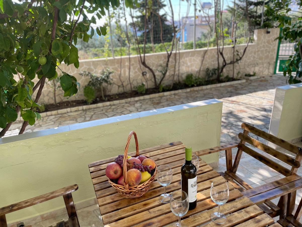 Villa Xhevdet Sarandë エクステリア 写真
